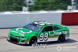 Panneau en tôle utilisé en course Quaker State signé par Daniel Suarez #99 NASCAR