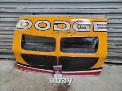 Plaque de métal de course Kodak utilisée en NASCAR signée par Steve Wallace avec certificat JSA COA