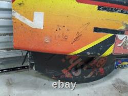 Plaque de métal de course utilisée NASCAR signée par Greg Biffle avec certificat d'authenticité JSA