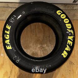 Pneu Goodyear utilisé lors de la course Daytona 2023 signé par Austin Cendric avec certificat d'authenticité Penske
