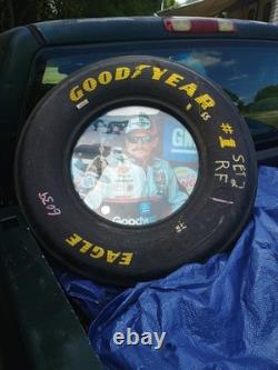 Pneu actuel de la voiture de course de Dale Earnhardt