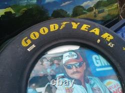 Pneu actuel de la voiture de course de Dale Earnhardt