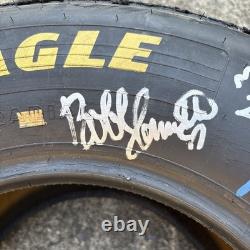 Pneu utilisé en course dédicacé de Richard Petty et Bobby Hamilton, vainqueur de Dura Lube 1996