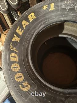 Pneus de course de Dale Earnhardt Sr. de Talladega, Alabama ? Course de printemps 1993