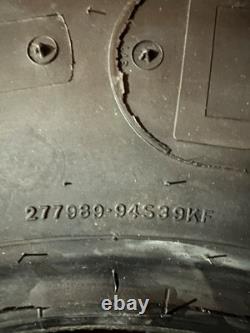 Pneus de course de Dale Earnhardt Sr. de Talladega, Alabama ? Course de printemps 1993