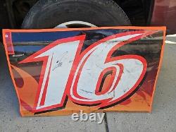 Porte en tôle de course utilisée par Greg Biffle en 2014 signée NASCAR