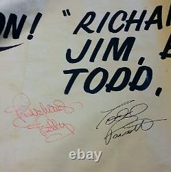 Richard Kyle Petty Ami Todd Signé Nascar Race Used #43 200 Win Banner 1984