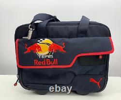 Sac à roulettes pour ordinateur portable de l'équipe Red Bull Racing Puma, émis par l'équipe. RARE.