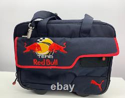 Sac à roulettes pour ordinateur portable de l'équipe Red Bull Racing Puma, émis par l'équipe. RARE.