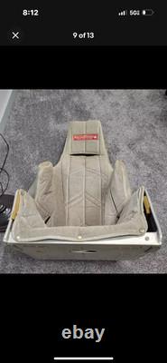 Siège et coussin usés de course Nascar Butler Built de Jeff Gordon, voiture de Gordon des débuts