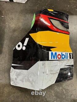 Tôle utilisée de course Nascar Christopher Bell #20 Coin arrière du pare-chocs 2024