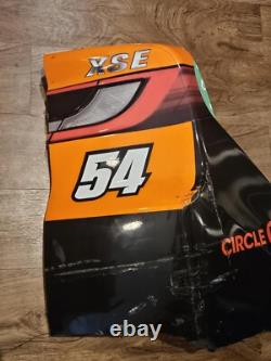 Ty Gibbs #54 2024 Watkins Glen Course Utilisé Pare-chocs d'Angle CW NASCAR Tôle #54