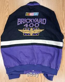 Veste de course brodée pour hommes Vintage Chase Authentics Brickyard 400 de couleur violette taille L