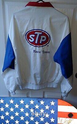 Veste vintage NASCAR de course portée par Richard Petty de l'équipe de 1990 pour l'équipage de stand