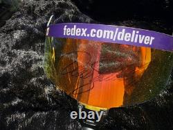 Visière de casque signée utilisée par Denny Hamlin en course NASCAR Toyota Joe Gibbs Racing