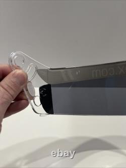 Visière de pilote usagée de course Denny Hamlin NASCAR FedEx