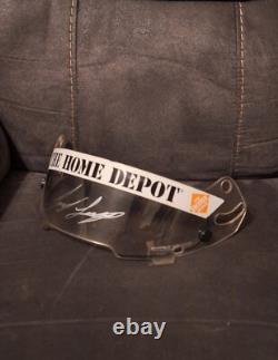 Visière utilisée en course signée par Joey Logano - The Home Depot NASCAR